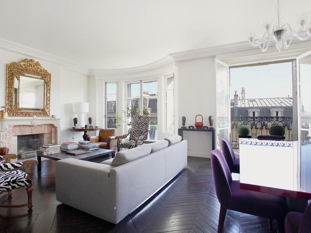 Outstanding 2 Bedrooms With A Terrific Eiffel Tower View Париж Экстерьер фото